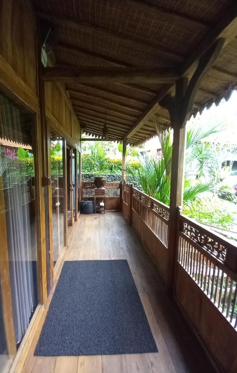 Lily Lane Villa *